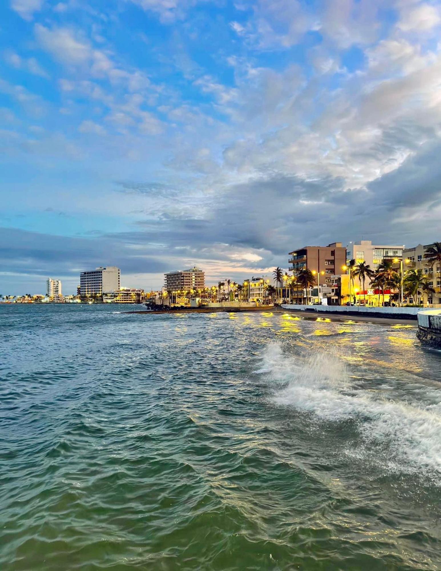 Suites Brisa Marina - Atras De Playa Regatas Y El Malecon, 6 Calles Del Acuario Veracruz Zewnętrze zdjęcie