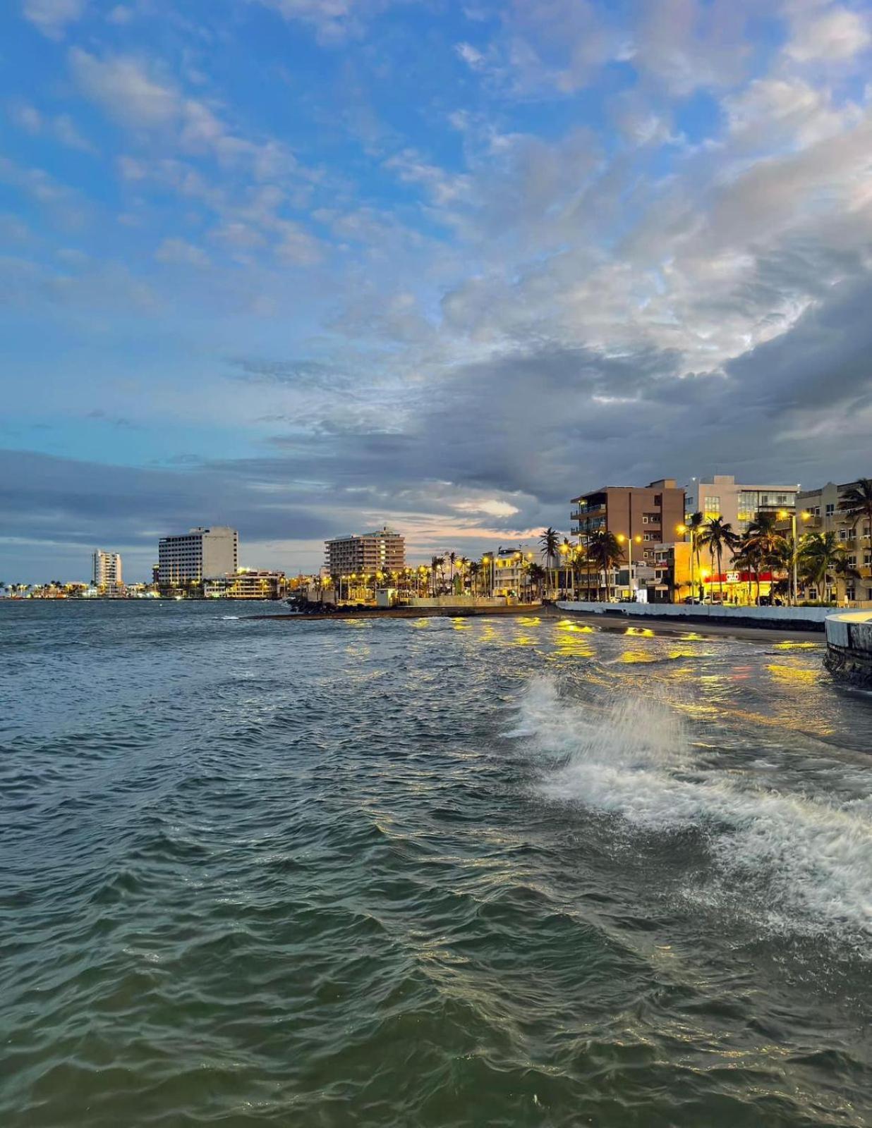Suites Brisa Marina - Atras De Playa Regatas Y El Malecon, 6 Calles Del Acuario Veracruz Zewnętrze zdjęcie