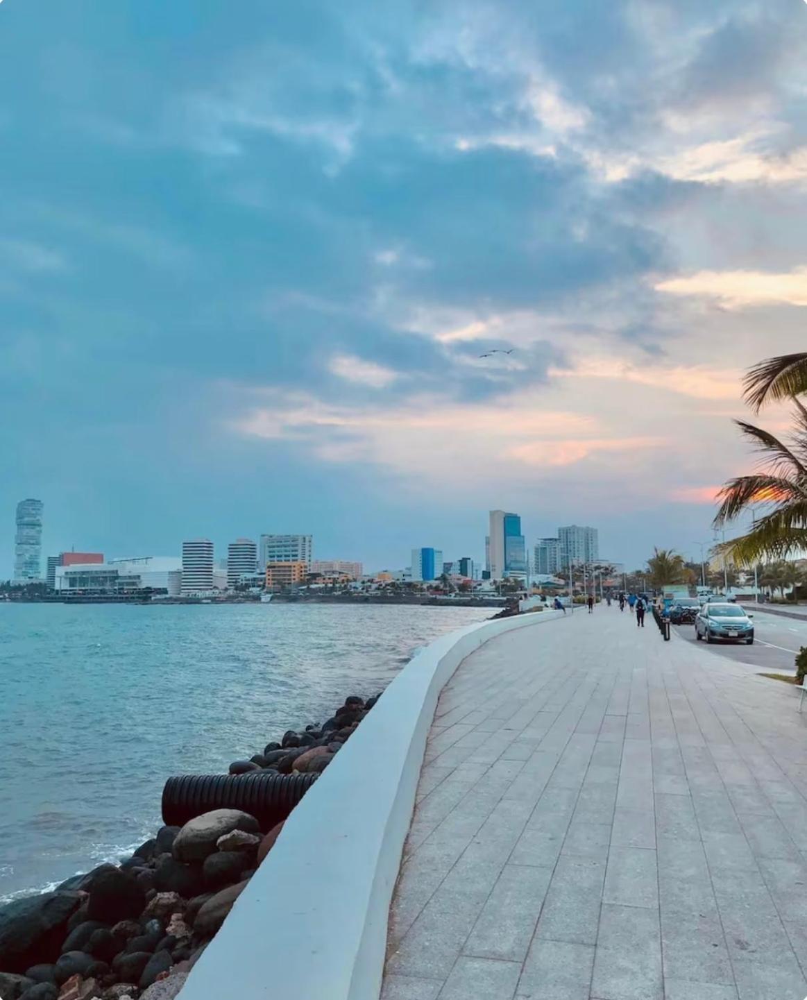 Suites Brisa Marina - Atras De Playa Regatas Y El Malecon, 6 Calles Del Acuario Veracruz Zewnętrze zdjęcie